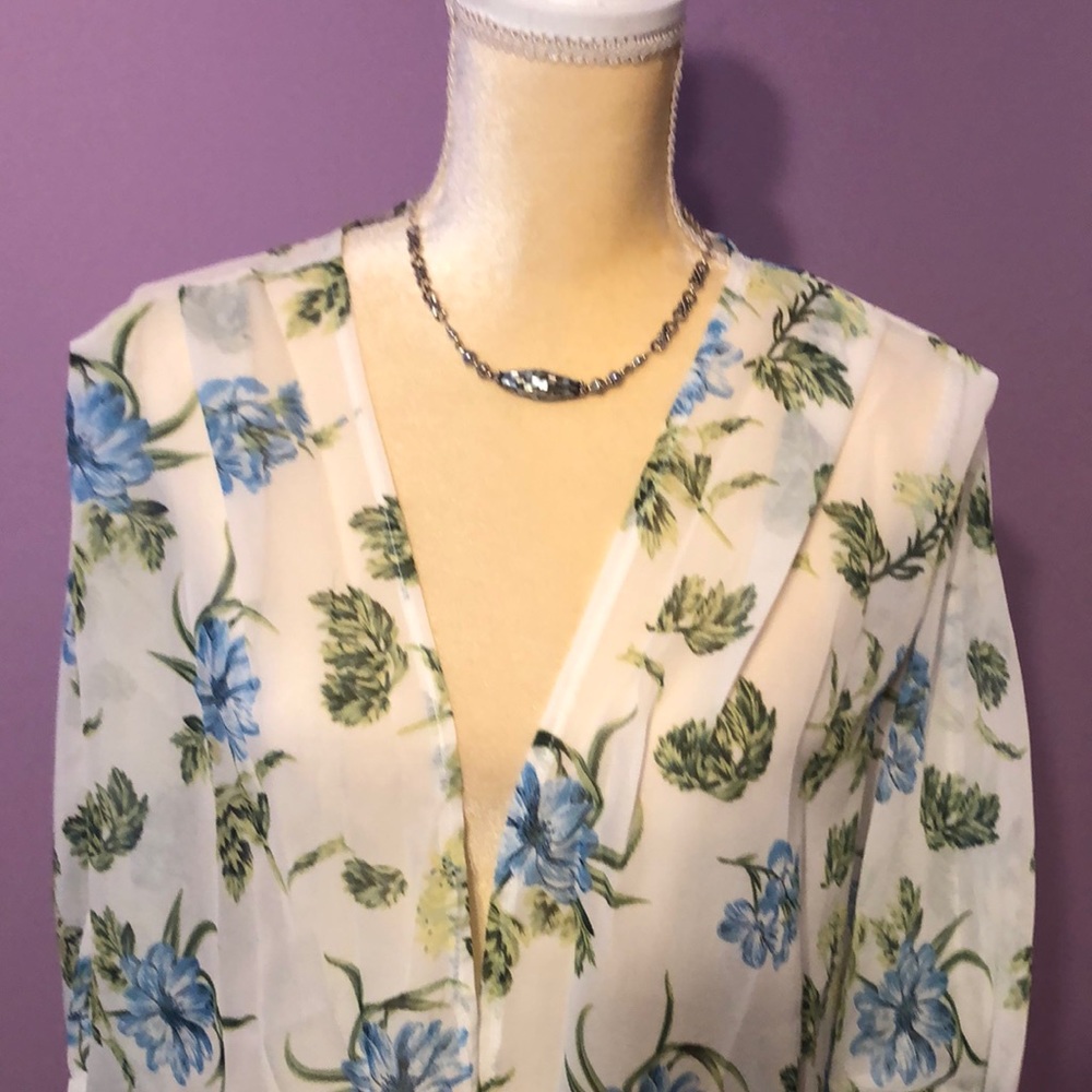 Cream and Blue Floral Kimono ❤️